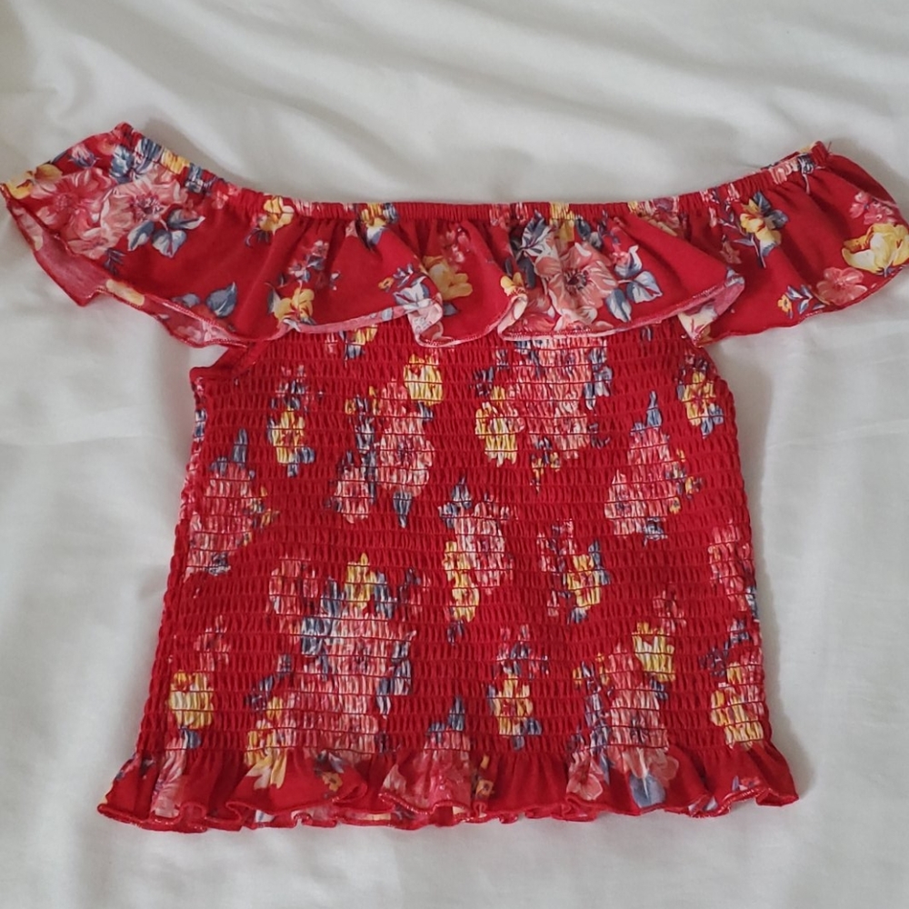 cropped floral shirt